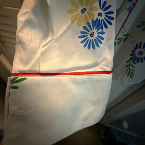 NWOT- SZ L-  White floral Blouse - Picture 4 of 5